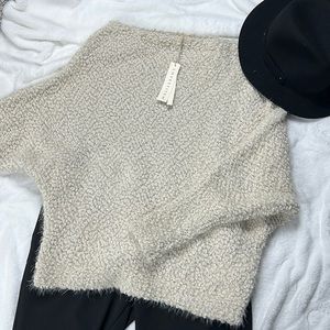 Lovestitch • Off the shoulder sweater